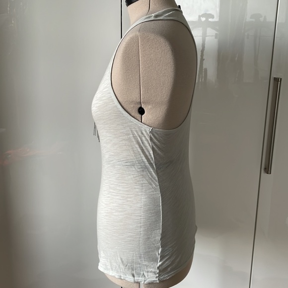 CLUB MONACO T-Shirt Sleeveless Color-Light Gray w/ metal detail Size-Large NWOT - Picture 2 of 8